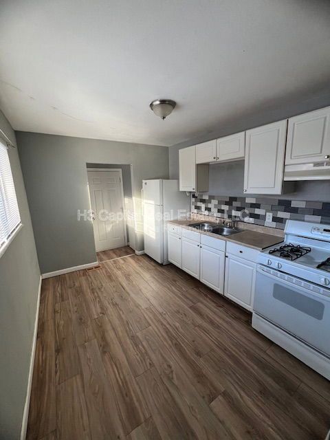 Photo - 4069 Bruene Ave