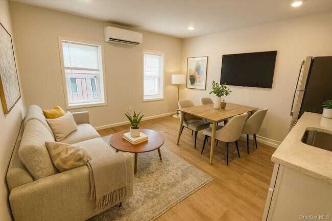 Photo - 185 Broadway Unidad 102