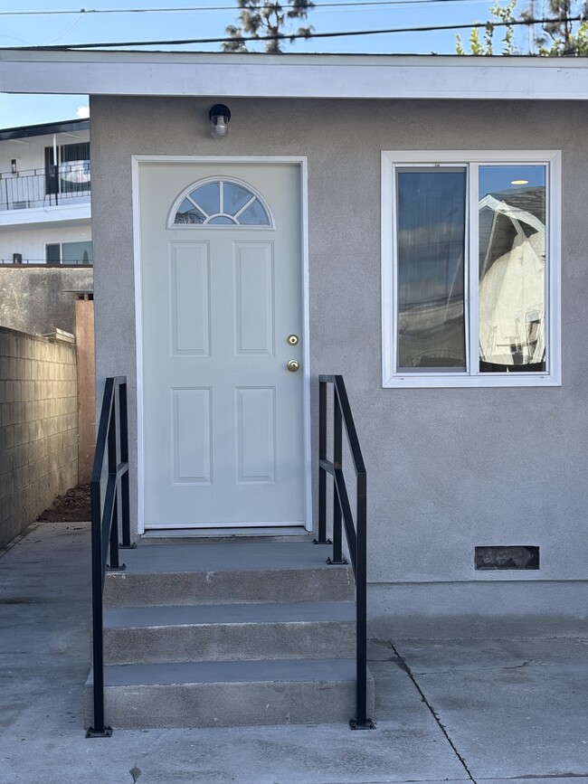 front entrance - 12437 Rose Ave Casa