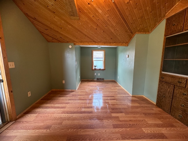 Photo - 959 W 2nd St