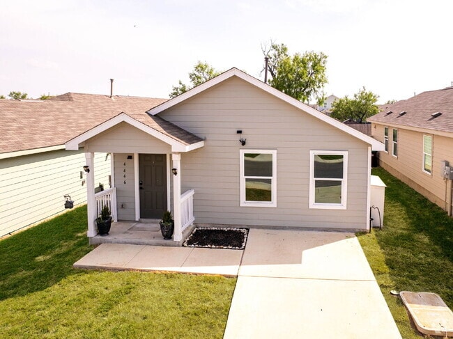 Building Photo - 3 Bedroom Single-Story Home for Rent with ...