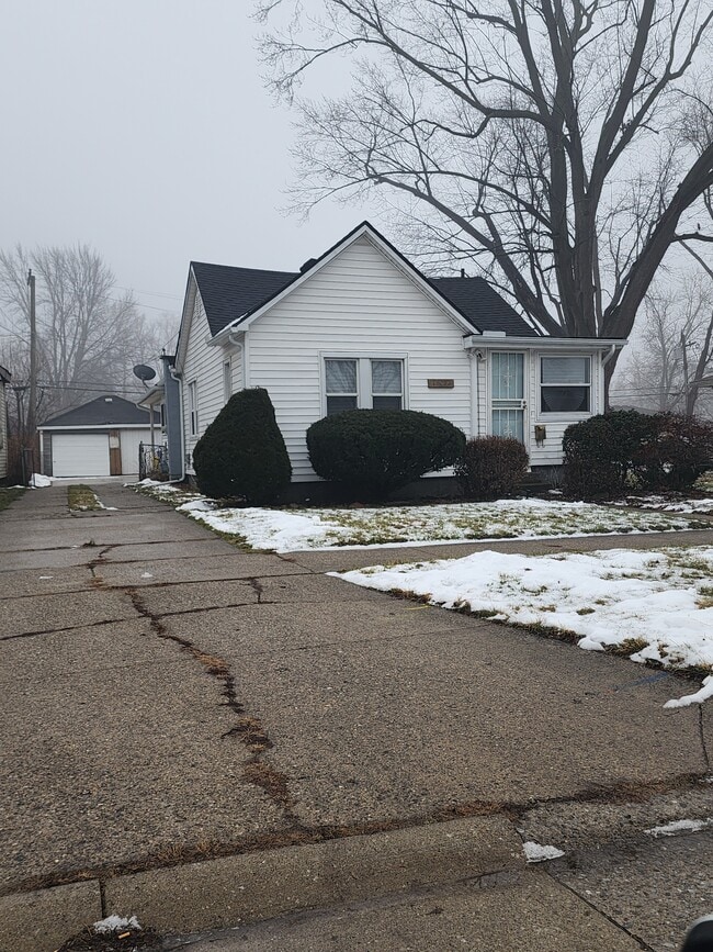 Building Photo - 26233 Penn St