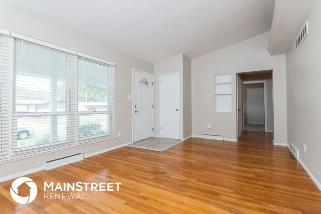 Photo - 702 Lynn Haven Ln