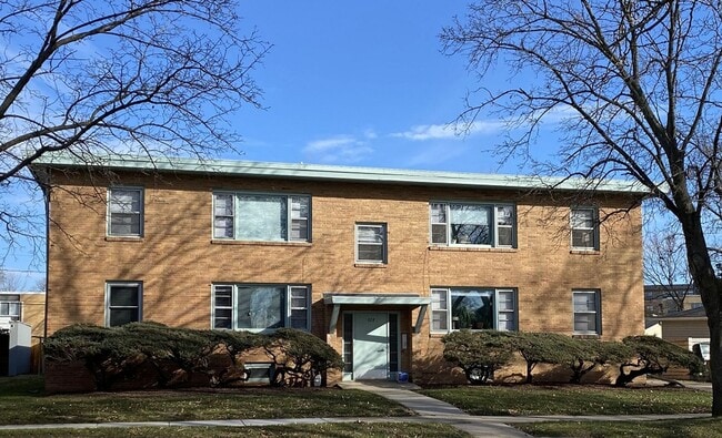 Building Photo - Nice 1bed 1bath Apartment in the Vilas Area Unit 2