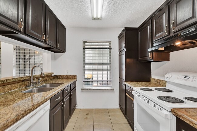 Photo - 17807 Glenmark Dr