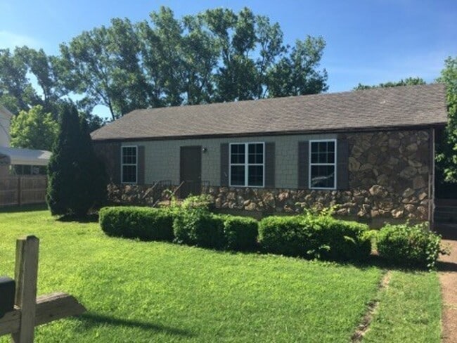 Building Photo - 4823 Shadowlawn Dr Rental