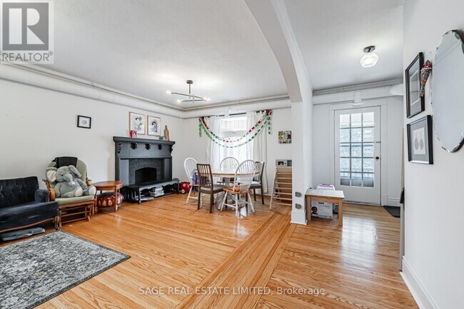 Photo - 459 Aberdeen Ave