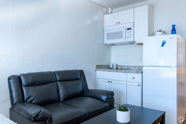 Studio, 1 BA - 250 Sq Ft - Siegel Suites 7th Street