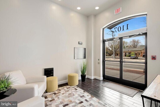 Photo - 1107 S Walter Reed Dr Unit 302