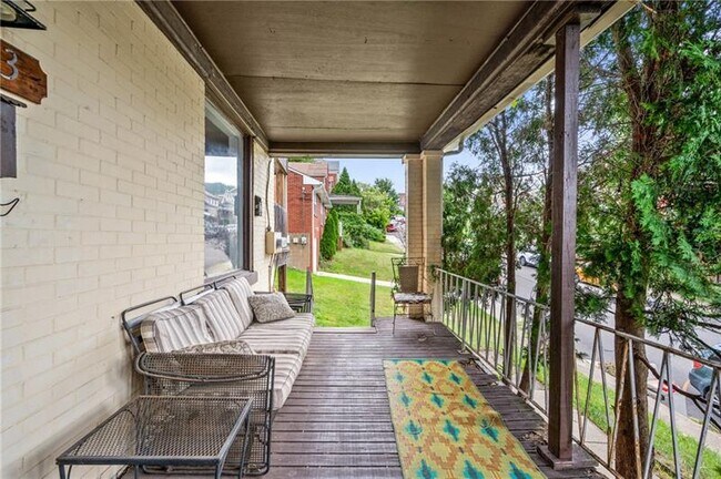 Photo - 823 Lilac St