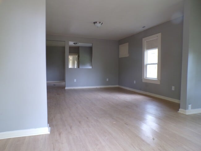 Photo - 630 77th St S