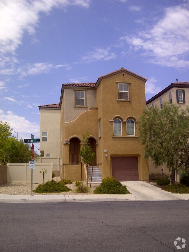 Building Photo - 10495 Mann St Rental