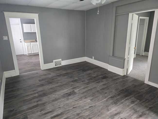 Photo - 1610 W Butler St