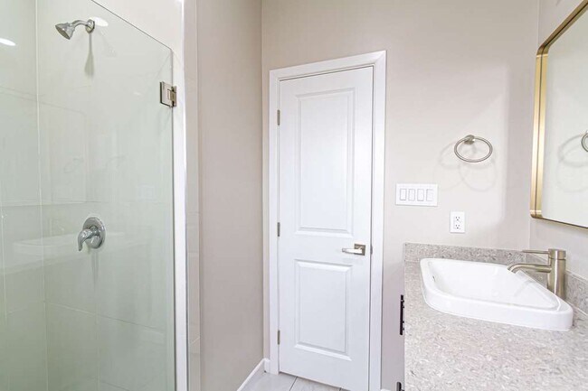 Photo - 2700 Garman St