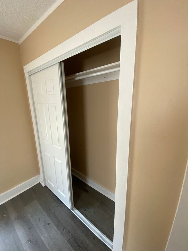 Building Photo - Mobley Unit 303A Mobley (Main House)