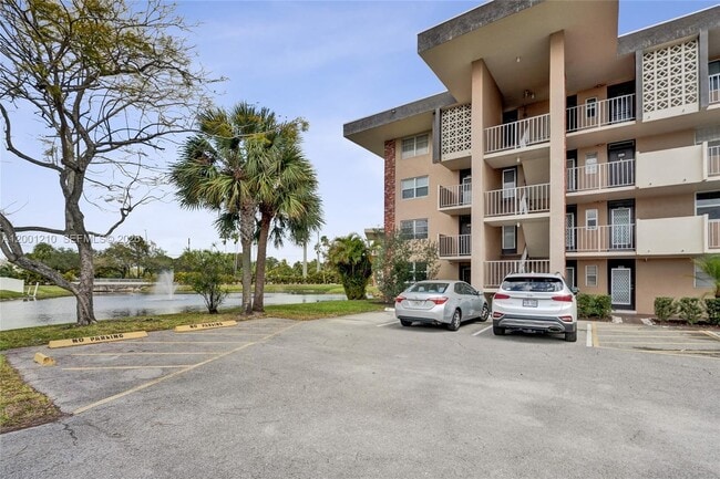 Building Photo - 3051 NW 46th Ave Unit 101