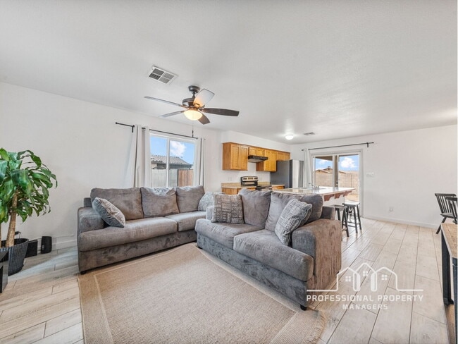 Photo - 3-bedroom, 2-bathroom home in Trail Estates