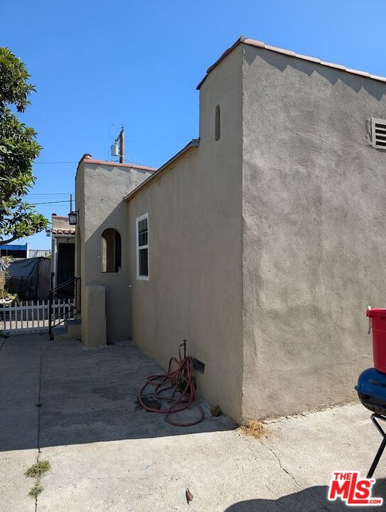 Building Photo - 2509 E 109th St Rental