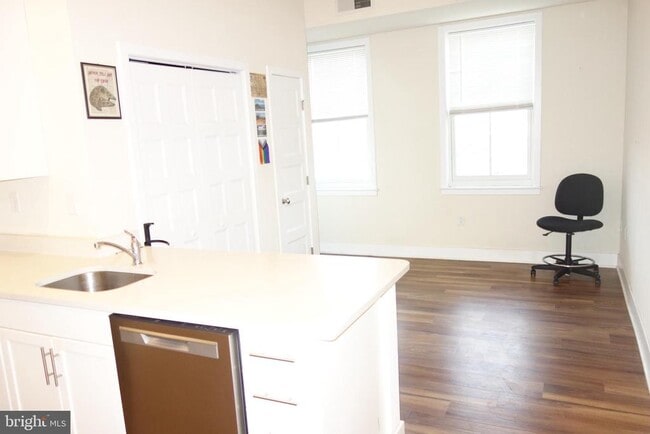 Building Photo - 210 S Mill Rd Unit 203