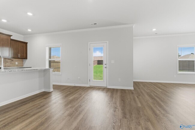 Photo - 212 Paladin St