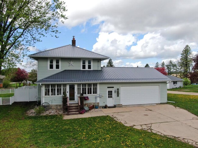 4 bedroom 2 bath 2 car garage - 4 bedroom 2 bath 2 car garage House