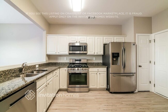 Photo - 233 Regent Square