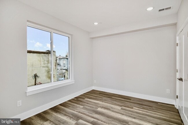 Photo - 2537 Cecil B Moore Ave Unidad 2