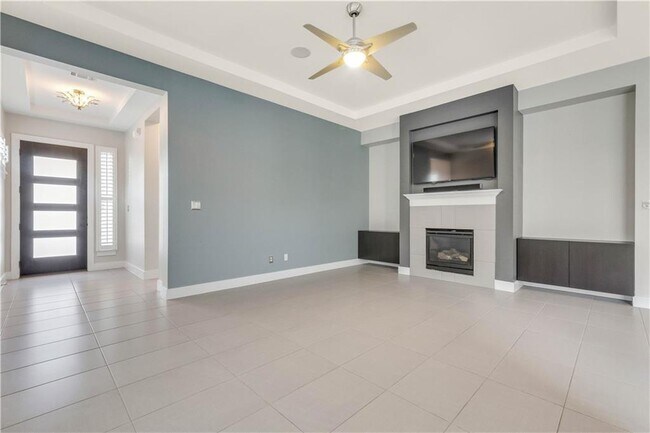 Photo - 309 Jeffrey David Ln W