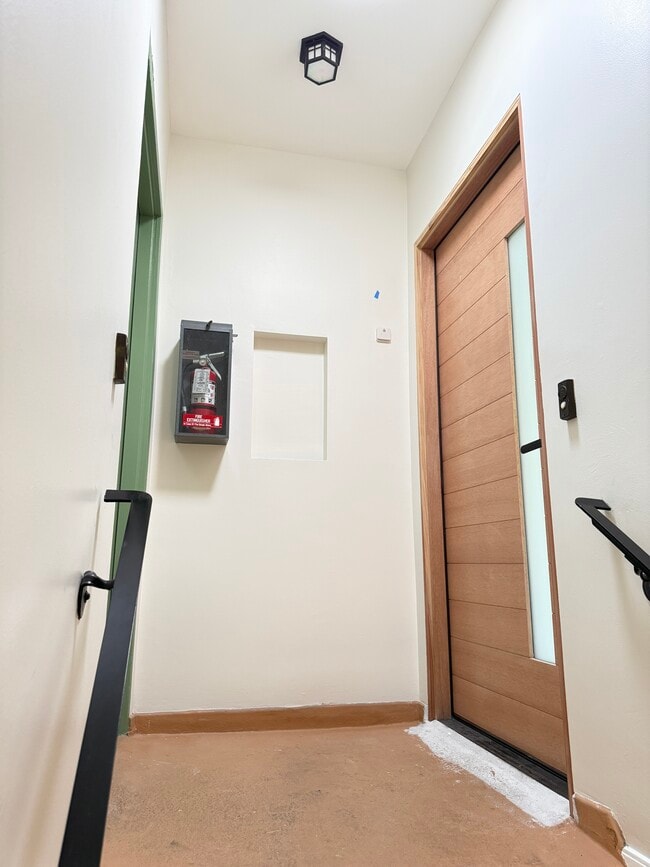 Front door - 1533 Princeton St Unit #6