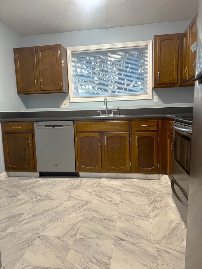 Photo - 83 Highwood Dr Unit 83