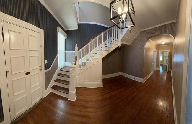 Photo - 405 W Main St