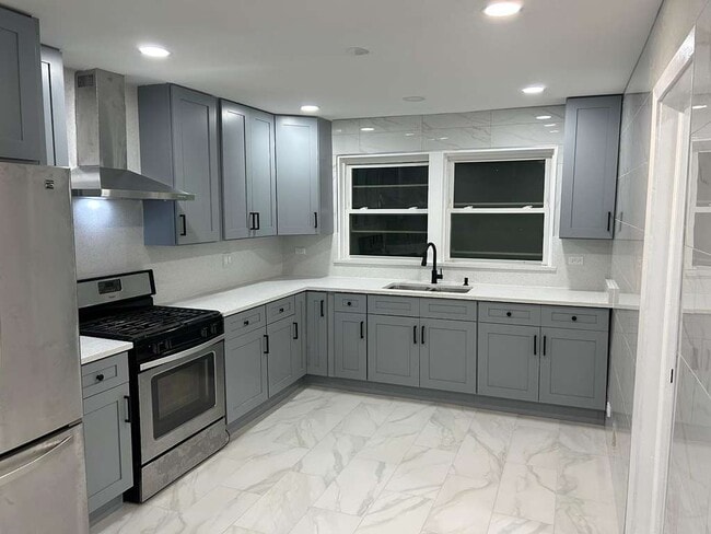 Photo - 5647 N Spaulding Ave Unit 1N