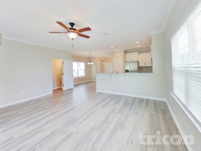 Photo - 437 N Ivestor Ct