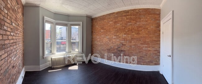 Photo - 477-477 King St E