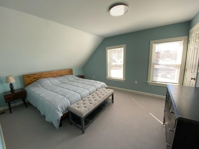 Photo - 25 E Bow St