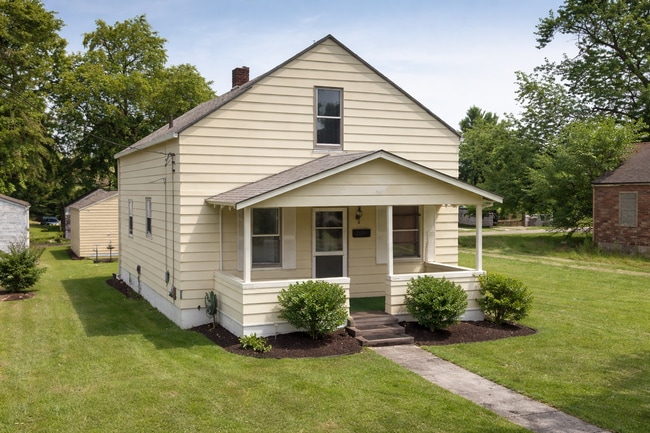Building Photo - 4BR SW Canton Home