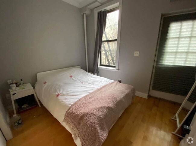Building Photo - Mott Street Rental
