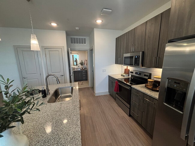 Photo - 702 Celebration Wy Unidad b3