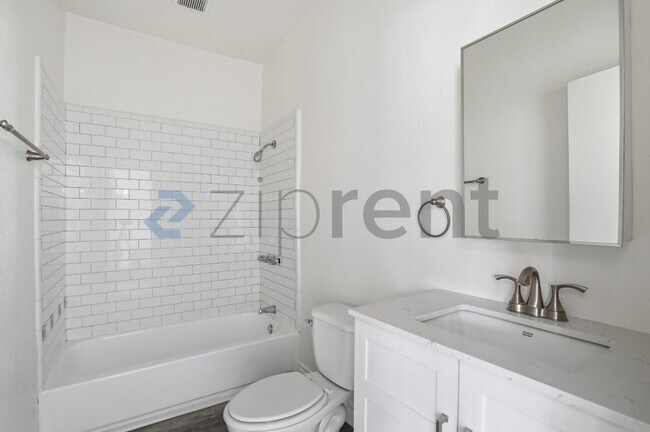 Photo - 1513 W 12th Pl