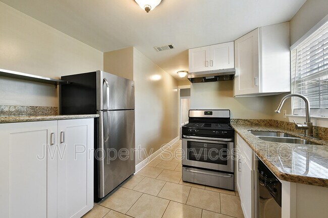 Photo - 1611 Hesiod St Unit #3