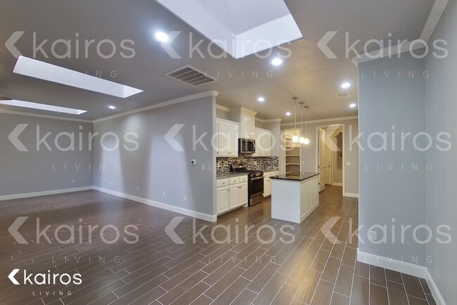 Photo - 7308 Mosley St