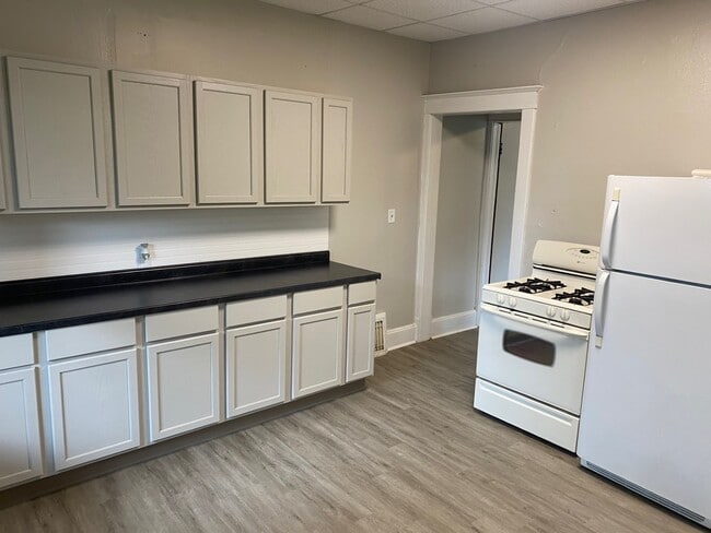 Building Photo - 231 44th St Rental