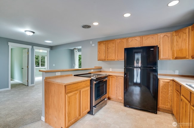 Building Photo - Private Property 2 BD, 2 BATH House!