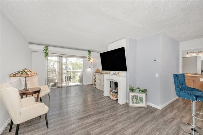 Photo - 60 S Van Dorn St Unit EOS TWENTY-ONE