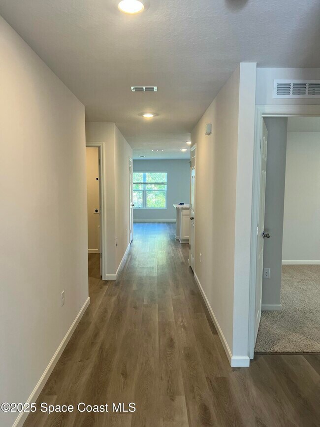 Photo - 881 Hollahan Rd SE