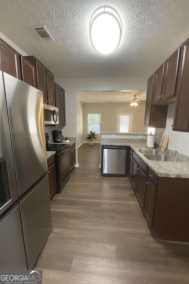 Photo - 6303 Ellenwood Dr