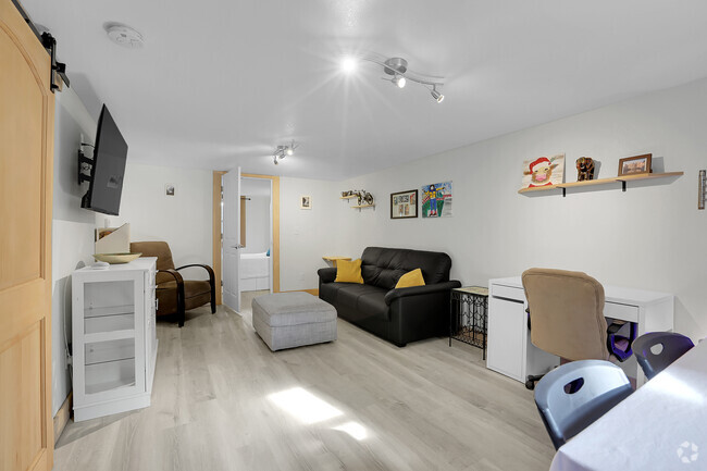 Building Photo - 1765 Trenton St Unit Basement Rental