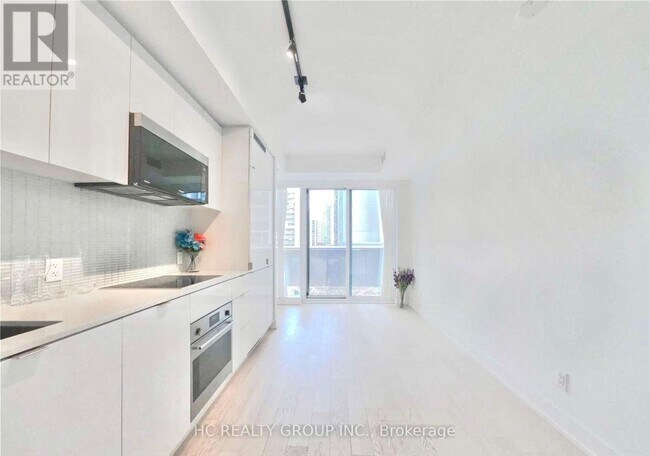 Photo - 7 Grenville St Unit 502