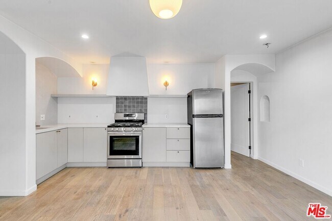 Photo - 3206 Larissa Dr