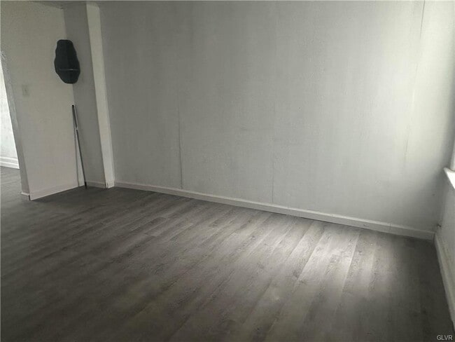 Photo - 193 Market St